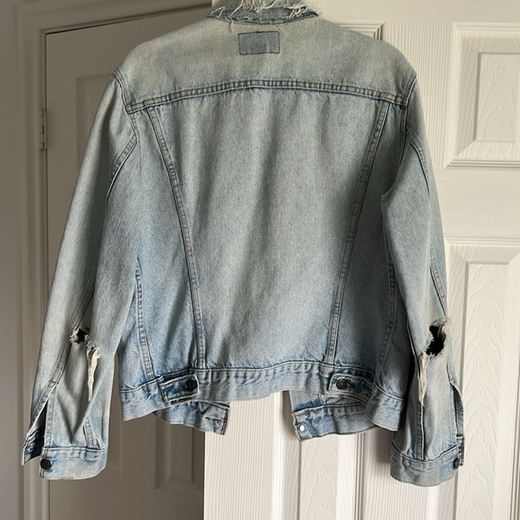 Vintage Levi’s Denim Jacket - Picture 3 of 5
